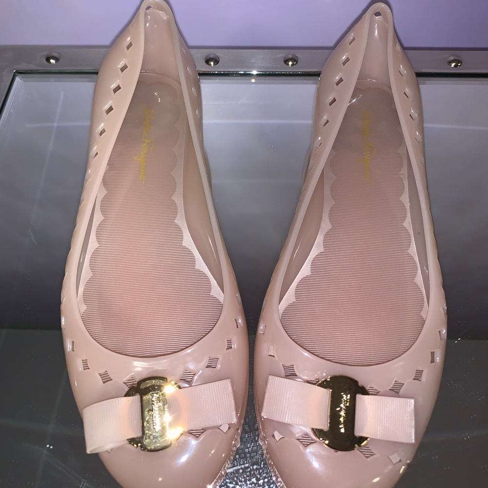New Ferragamo tan rubber slip-on shoes